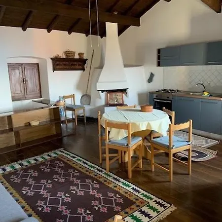 Domus De Pedra *